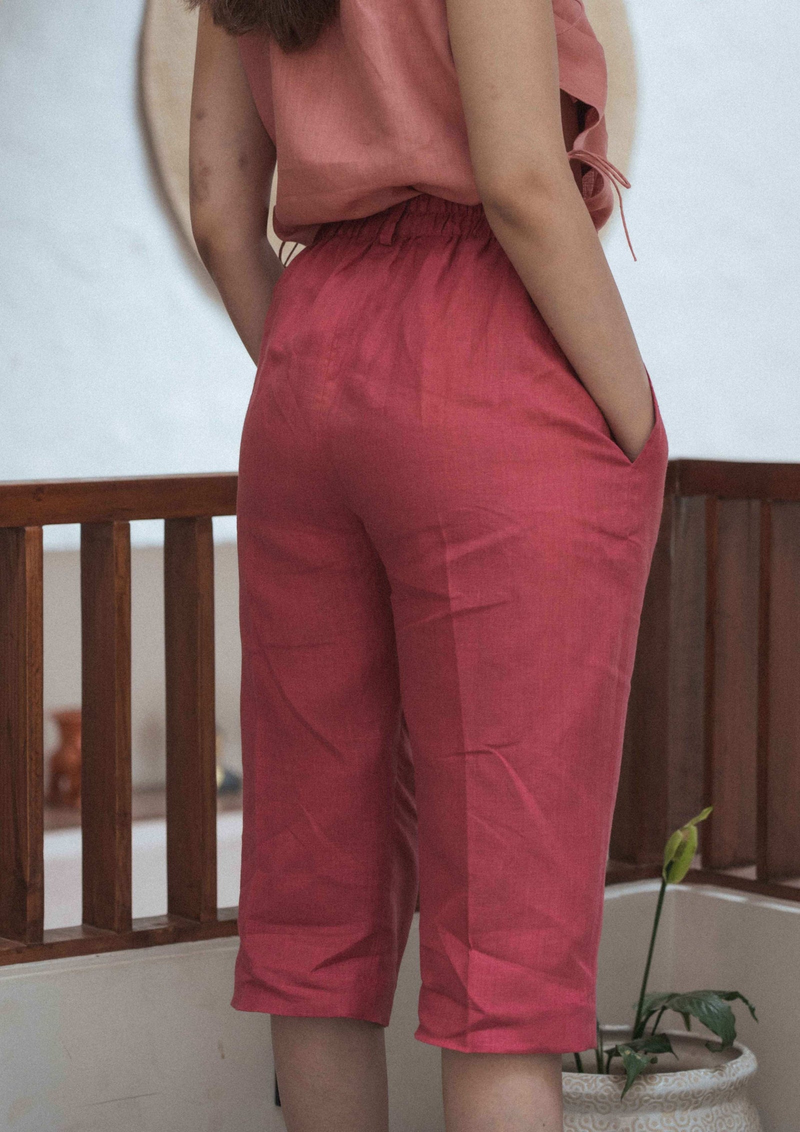 Linen High-Waisted Cropped Pants