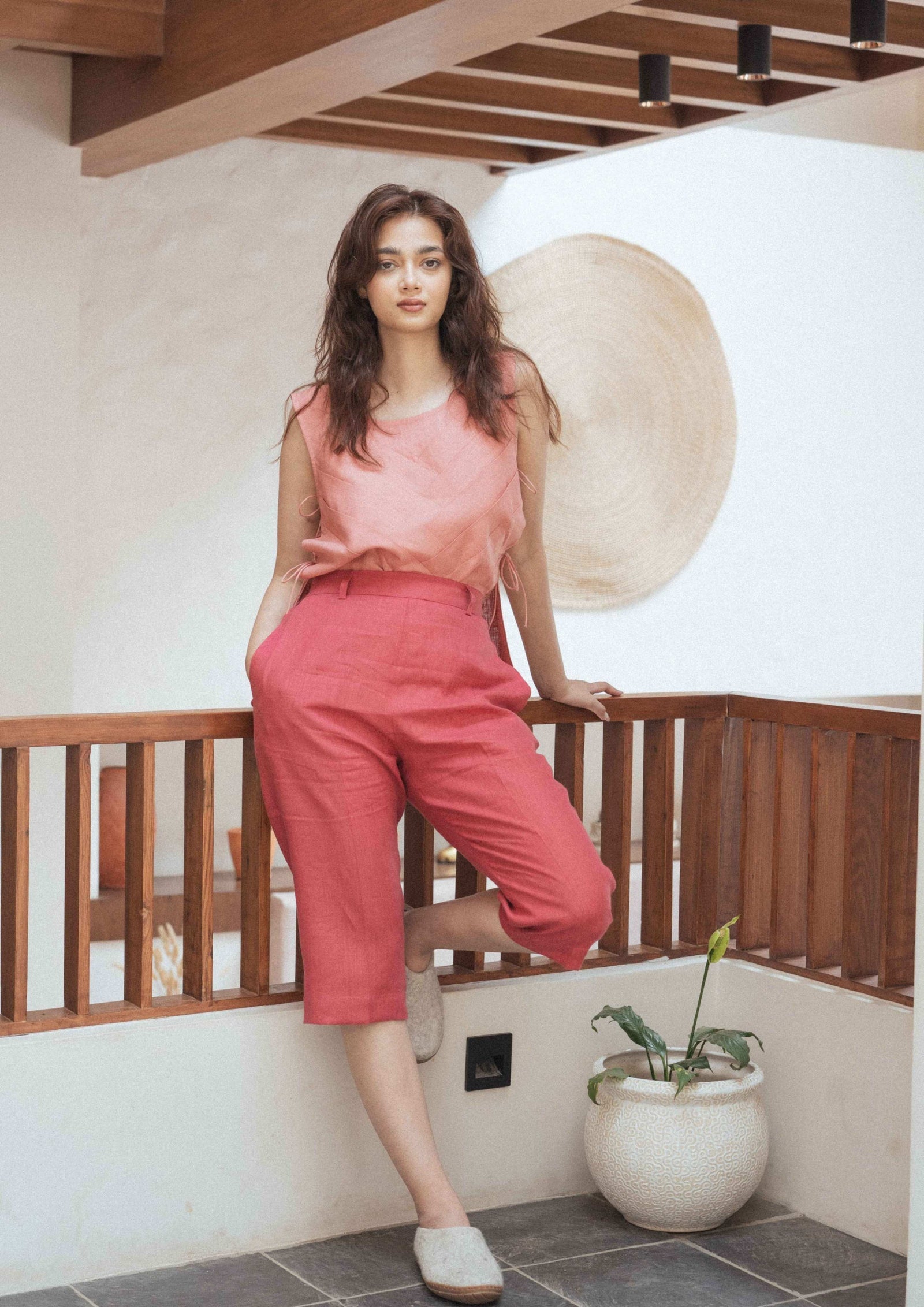Linen High-Waisted Cropped Pants
