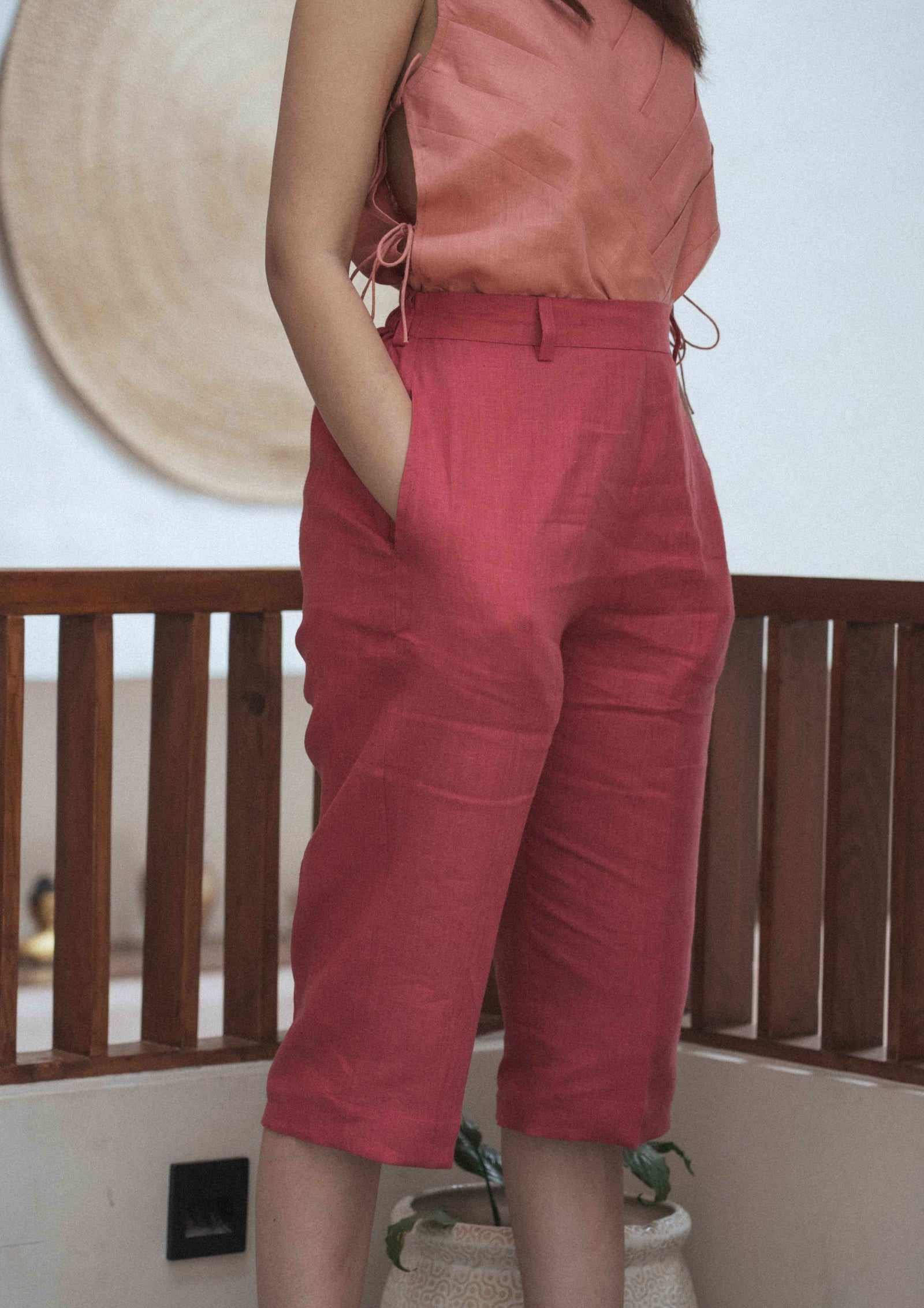 Linen High-Waisted Cropped Pants